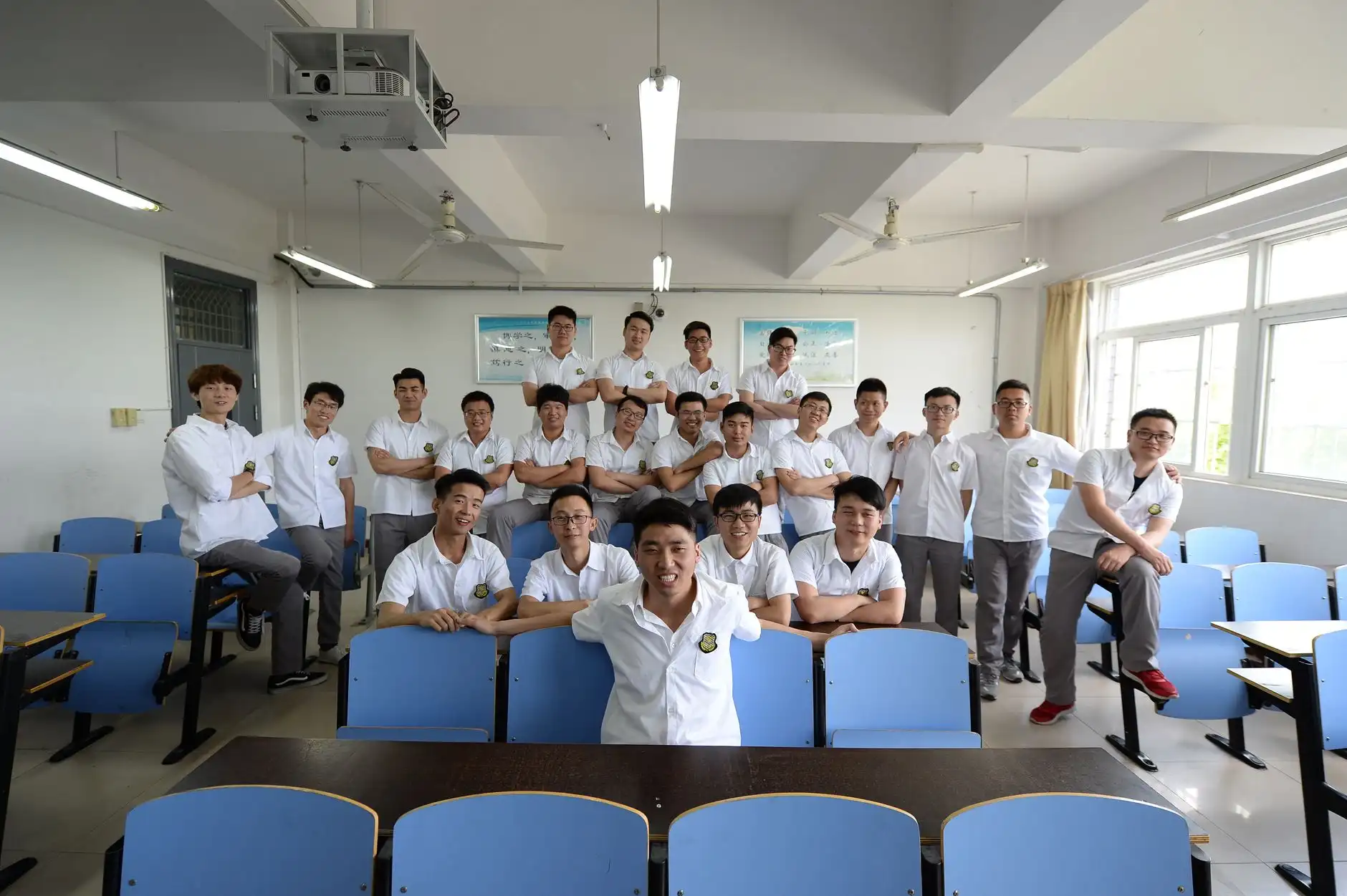 西南工程项目动力设备选型对比：柴油发电机组与燃气机组优劣分析